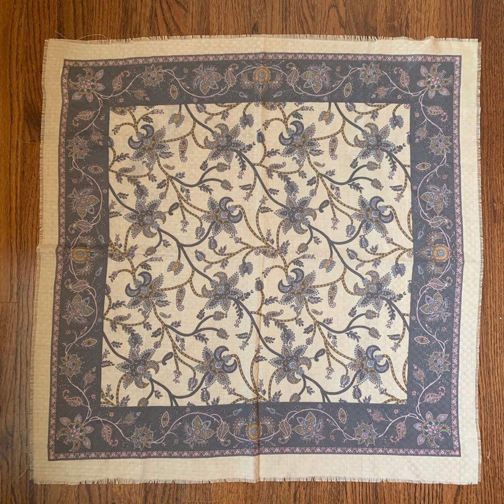 Woodward scarf